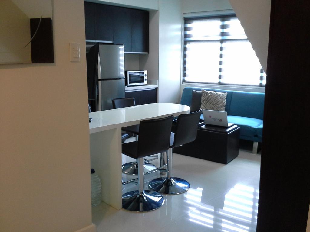 Eton Parkview Apartment Makati City Luaran gambar