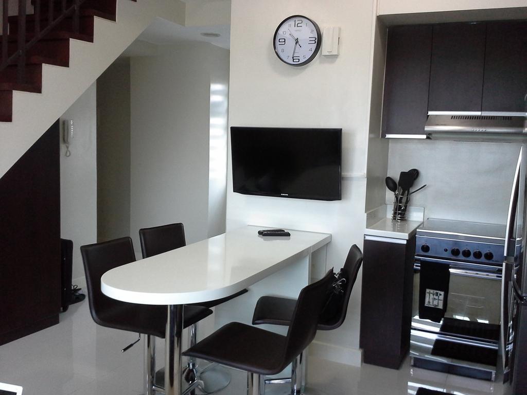 Eton Parkview Apartment Makati City Luaran gambar