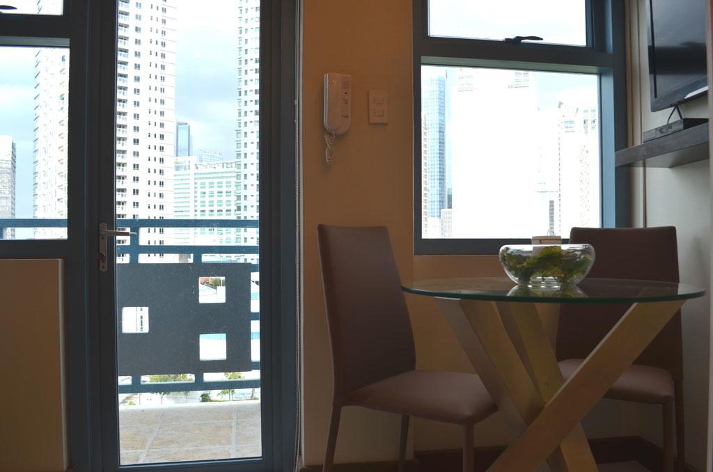 Eton Parkview Apartment Makati City Luaran gambar