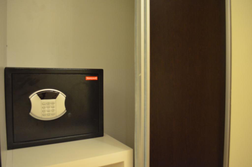 Eton Parkview Apartment Makati City Luaran gambar