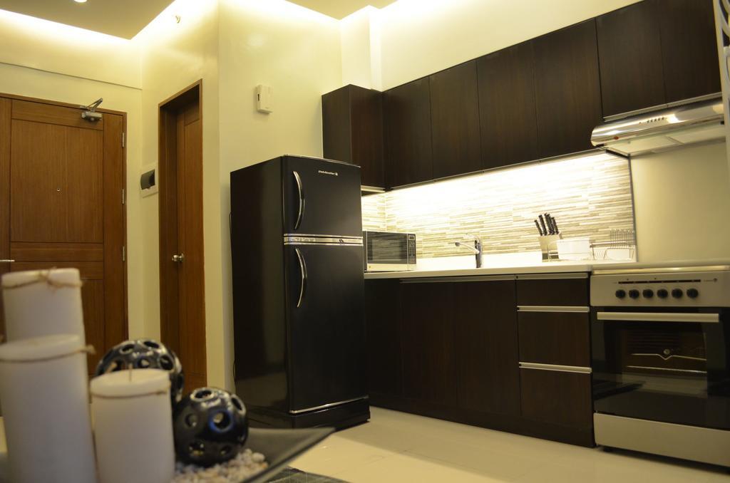 Eton Parkview Apartment Makati City Luaran gambar