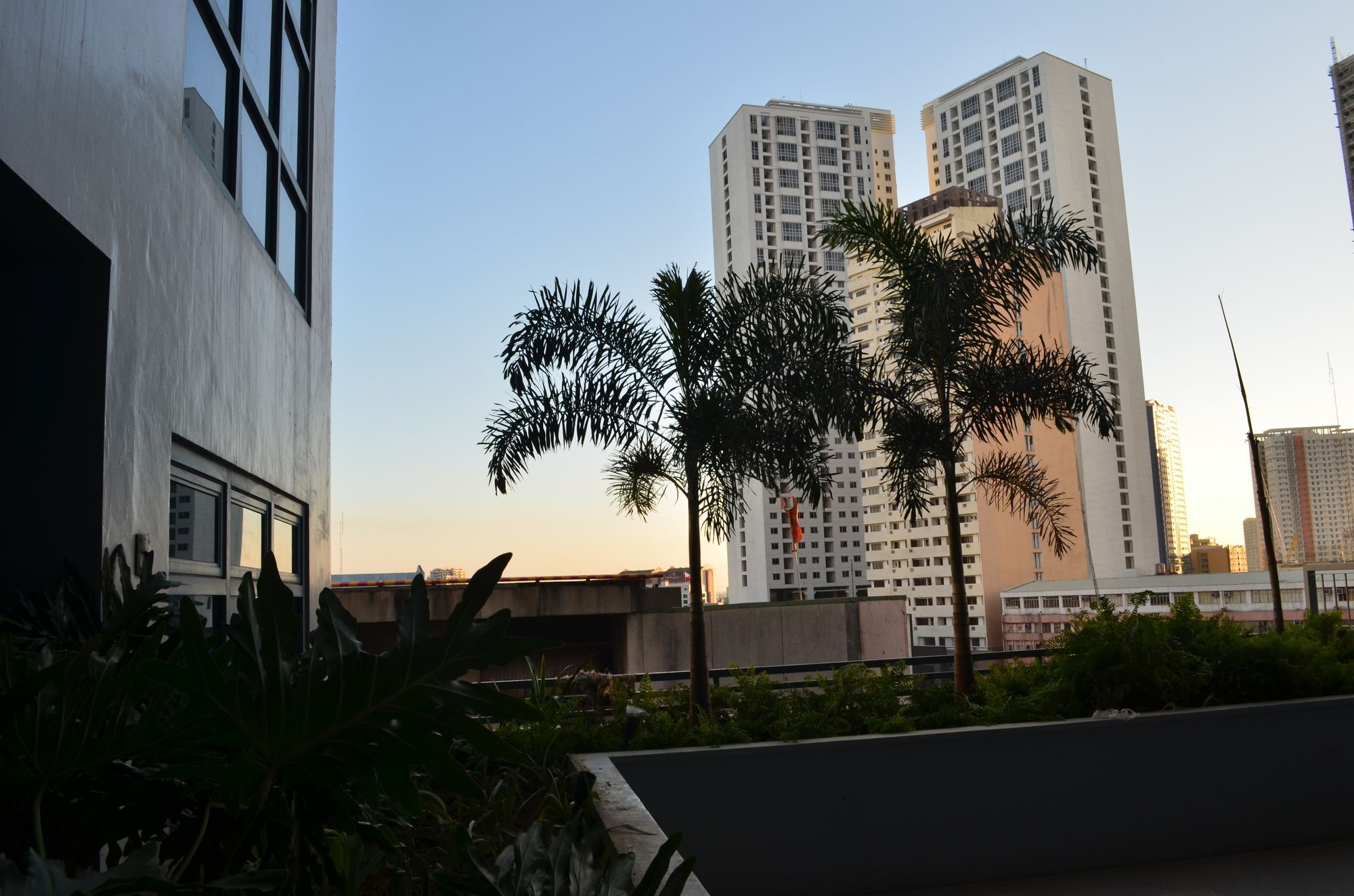 Eton Parkview Apartment Makati City Luaran gambar
